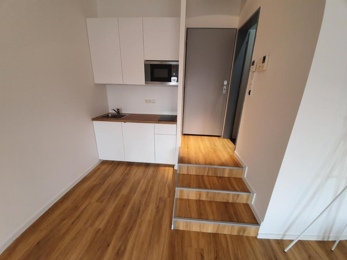 Vn17 Apartments Прага Экстерьер фото
