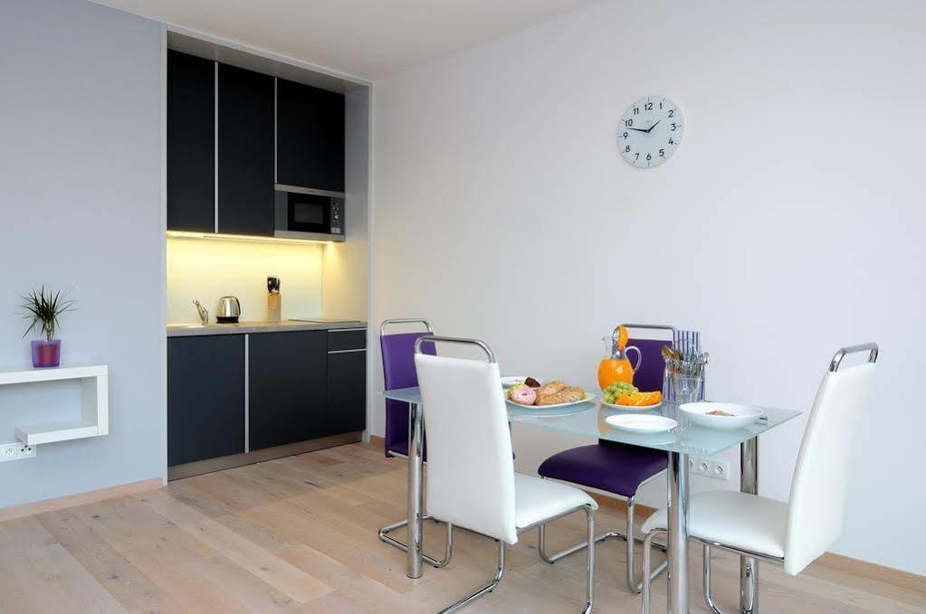 Vn17 Apartments Прага Экстерьер фото