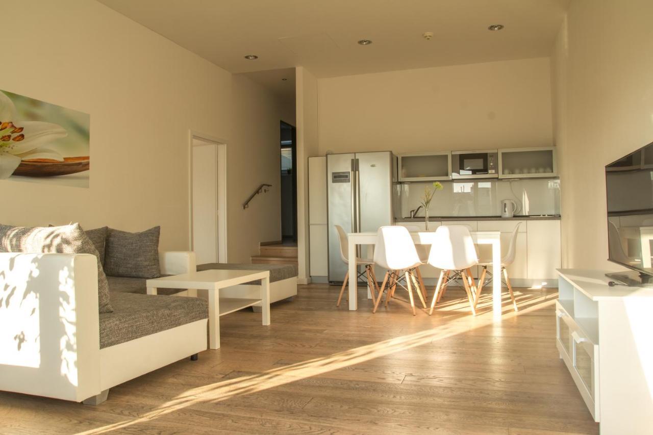 Vn17 Apartments Прага Экстерьер фото
